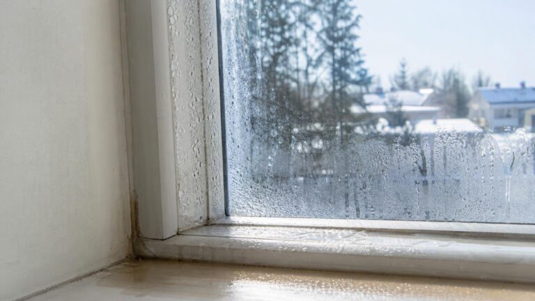 Det finnes ett rom i norske hus der fukten alltid setter seg først om vinteren og det er sjelden badet